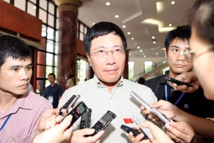 Bộ trưởng Ngoại giao Phạm Bình Minh trả lời phỏng vấn - Ảnh: Ngọc Thắng