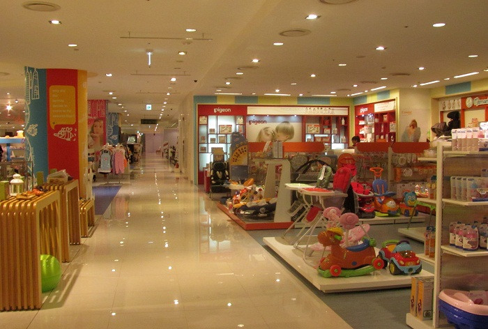 Không khí ảm đạm tại khu vực bán đồ chơi trẻ em…