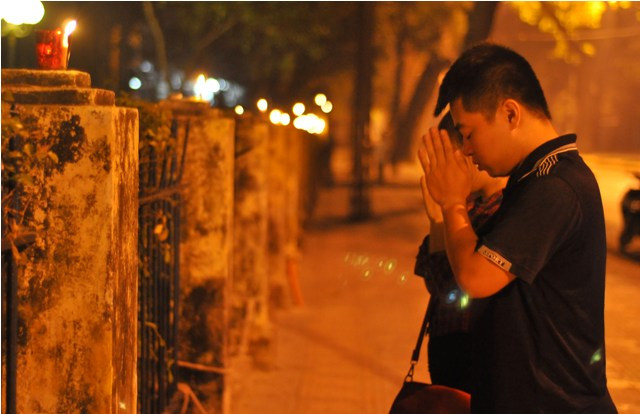 Thành tâm trước anh linh của Người!