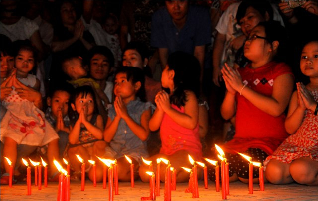 Cả nước đang cùng thương xót trước sự mất mát lớn lao này Cả nước đang cùng thương xót trước sự mất mát lớn lao này