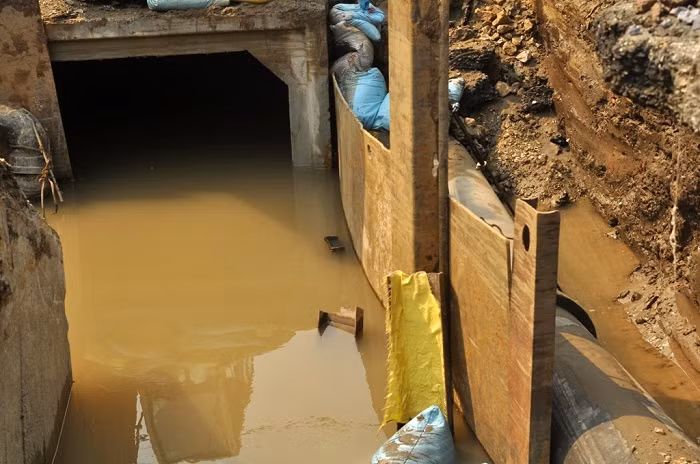Chiều sâu 3 – 4m rất nguy hiểm và có nguy cơ lan rộng tiếp. Chiều sâu 3 – 4m rất nguy hiểm và có nguy cơ lan rộng tiếp.