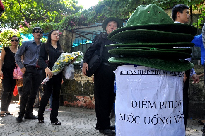 Những tấm lòng hảo tâm của các cá nhân, các tập thể…