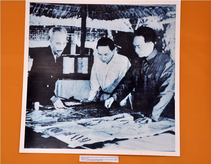 Đại tướng Võ Nguyên Giáp trong cuộc kháng chiến chống Mỹ