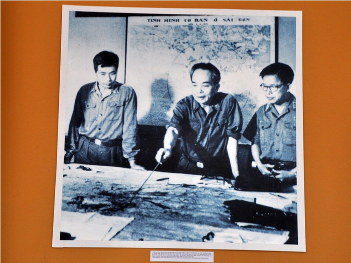 Bức ảnh Đại tướng lãnh đạo trong cuộc chiến chống Pháp