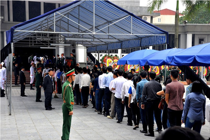 Đại tướng Võ Nguyên Giáp qua đời là một sự mất mát vô cùng lớn lao của dân tộc đặc biệt là đối với nhân dân. Đại tướng Võ Nguyên Giáp qua đời là một sự mất mát vô cùng lớn lao của dân tộc đặc biệt là đối với nhân dân.