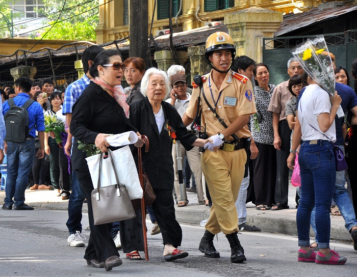 Những cụ già….