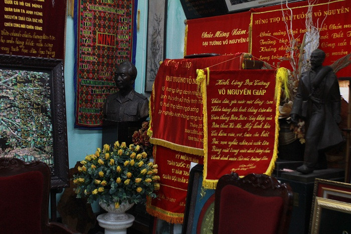 Các bức trướng kỷ niệm của Đại tướng