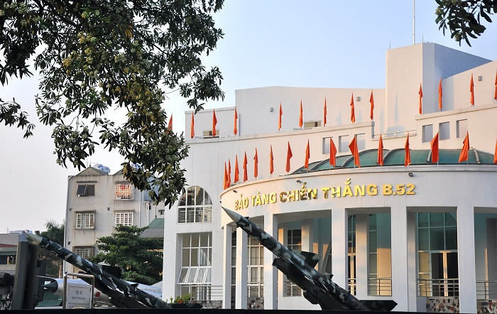 Hoa sữa vẫn đi cùng năm tháng…