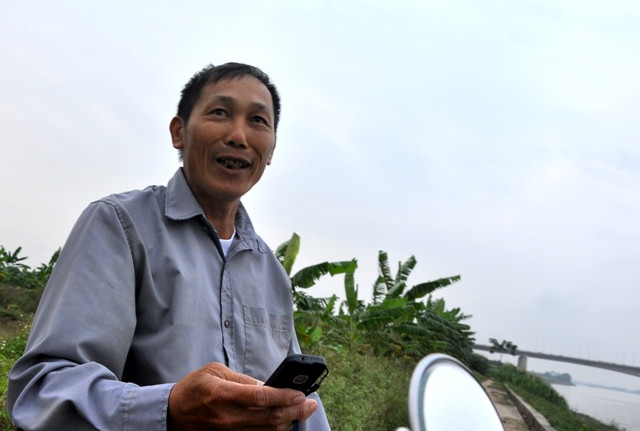 Ông Đào Văn Hoa, tổ trưởng tổ dân phố Nam Sơn, Tp. Hưng Yên khẳng định tin đồn tìm thấy thi thể chị Huyền tại cầu Yên Lệnh là hoàn toàn không đúng. Ông Đào Văn Hoa, tổ trưởng tổ dân phố Nam Sơn, Tp. Hưng Yên khẳng định tin đồn tìm thấy thi thể chị Huyền tại cầu Yên Lệnh là hoàn toàn không đúng.