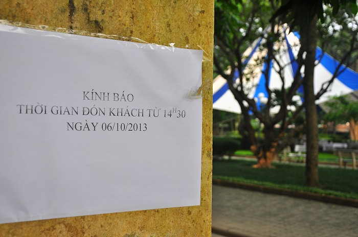 Thời gian đồng bào vào thăm viếng Đại tướng bắt đầu từ 14 giờ 30 ngày 6/10. Thời gian đồng bào vào thăm viếng Đại tướng bắt đầu từ 14 giờ 30 ngày 6/10.