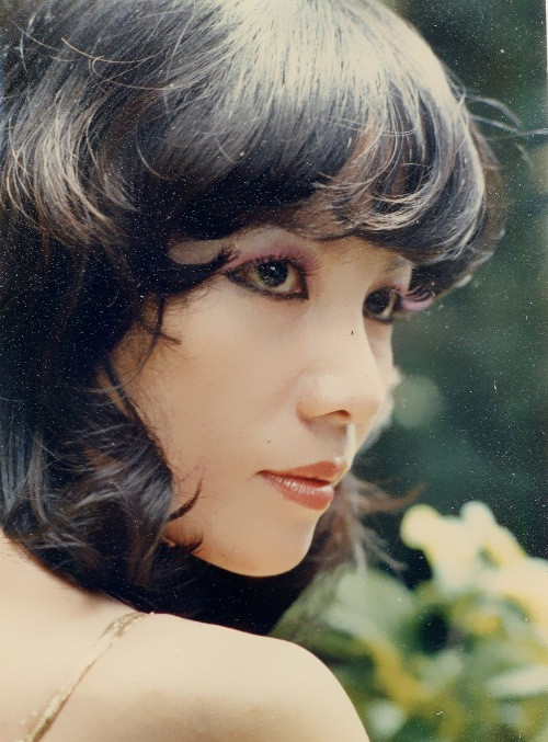 Quê gốc ở Quảng Trị, sinh ra ở xứ Huế, lớn lên ở miền Tây và thành danh tại Sài Gòn, Bảo Yến mang trong mình sự đa dạng vùng miền và thể hiện điều ấy hoàn hảo trong các bài hát. Quê gốc ở Quảng Trị, sinh ra ở xứ Huế, lớn lên ở miền Tây và thành danh tại Sài Gòn, Bảo Yến mang trong mình sự đa dạng vùng miền và thể hiện điều ấy hoàn hảo trong các bài hát.