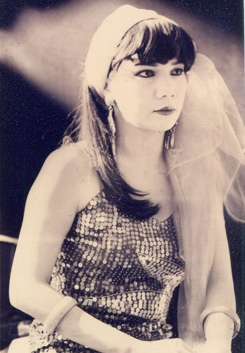 Hình ảnh ca sĩ Bảo Yến năm 26 tuổi, khi mới bắt đầu con đường ca hát chuyên nghiệp. Hình ảnh ca sĩ Bảo Yến năm 26 tuổi, khi mới bắt đầu con đường ca hát chuyên nghiệp.