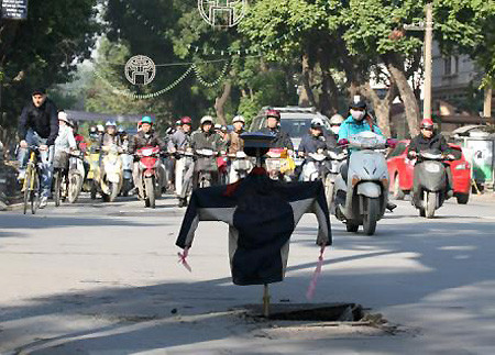 "Biển báo nguy hiểm" - chỉ Việt Nam mới có