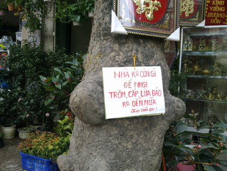 Thông báo rõ ràng cho trộm cắp dễ bề lựa chọn "mục tiêu" để "tấn công" tránh mất công vào trộm mà không khoắng được gì! Thông báo rõ ràng cho trộm cắp dễ bề lựa chọn "mục tiêu" để "tấn công" tránh mất công vào trộm mà không khoắng được gì!