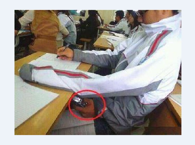 Cao thủ quay cóp - Ngăn cấm các bạn học sinh, sinh viên học tập dưới mọi hình thức ! Cao thủ quay cóp - Ngăn cấm các bạn học sinh, sinh viên học tập dưới mọi hình thức !