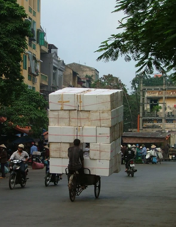 Cực sáng tạo - vẫn có thể quan sát, điều khiển xe như bình thường?!