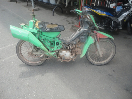 Dù rách yên , dù không yếm, dù vỡ vỏ, long ốc... chỉ cần xe vẫn chạy được thì.... vẫn dùng tốt! Dù rách yên , dù không yếm, dù vỡ vỏ, long ốc... chỉ cần xe vẫn chạy được thì.... vẫn dùng tốt!