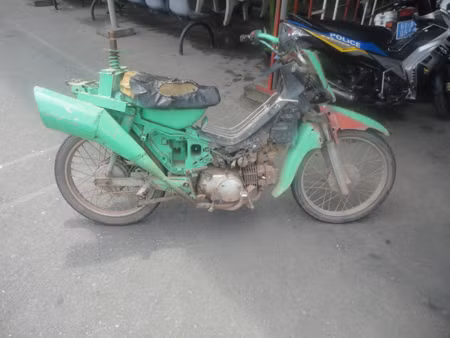 Dù rách yên , dù không yếm, dù vỡ vỏ, long ốc... chỉ cần xe vẫn chạy được thì.... vẫn dùng tốt!