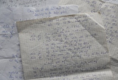 Đứt ruột lá đơn của người mẹ gửi chính quyền xin cho con "đi tù vô thời hạn" Đứt ruột lá đơn của người mẹ gửi chính quyền xin cho con "đi tù vô thời hạn"
