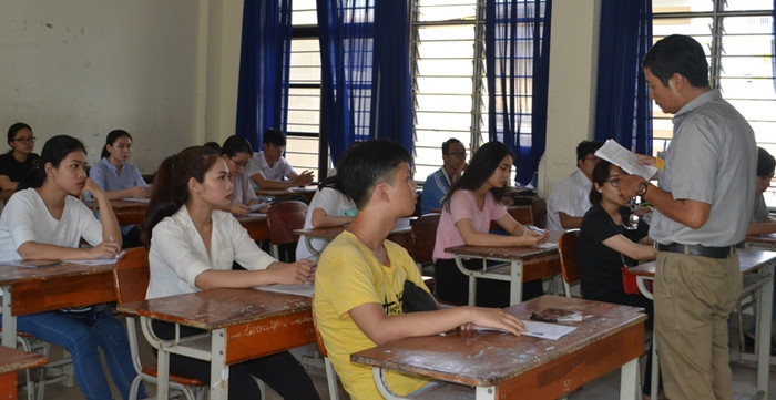 Trong tám tuần đầu năm học mới, hầu như tuần nào giám đốc sở giáo dục và Đào tạo Đà Nẵng cũng nhận được thông tin tố cáo tiêu cực. Ảnh: TT Trong tám tuần đầu năm học mới, hầu như tuần nào giám đốc sở giáo dục và Đào tạo Đà Nẵng cũng nhận được thông tin tố cáo tiêu cực. Ảnh: TT