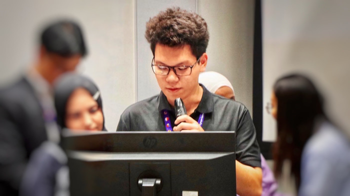 Trần Quốc Đăng, sinh viên ngành Tin học và Kỹ thuật máy tính, Trường Quốc tế, Đại học Quốc gia Hà Nội đã xuất sắc được chọn làm thành viên Taskforce của chương trình Đại sứ PRME nhiệm kỳ 2024 tại Liên Hợp Quốc. z5863235610718_99a0ff9f0ce39bc5e521fdd64eb612d6.jpg