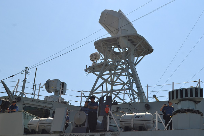 Hệ thống ra đa của tàu.