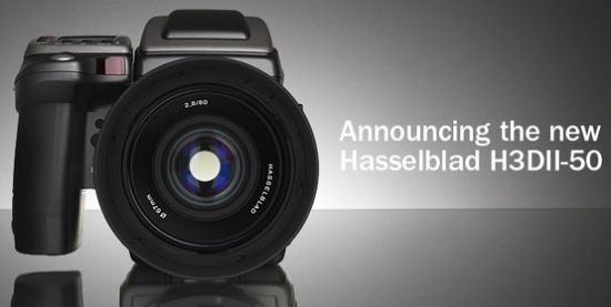 11. Hasselblad H3DII-50 Giá bán: 37 nghìn USD H3DII – 50 MS với chữ “MS” ở đây được viết tắt từ “Multi-shot System”, nghĩa là hệ thống chụp ảnh liên tiếp. Theo đó, H3DII – 50 MS sẽ có thể chụp 4 tấm ảnh liên tiếp trong một lần bấm nút, đồng thời di chuyển cảm biến trong 1 ô pixel giữa mỗi lần chụp để ghi được đầy đủ các giá trị màu sắc ở mỗi vị trí. Hệ thống này giúp nâng cao chất lượng tấm ảnh vốn dĩ đã ở mức rất cao với cảm biến 50 Megapixel của H3DII-50 MS 11. Hasselblad H3DII-50 Giá bán: 37 nghìn USD H3DII – 50 MS với chữ “MS” ở đây được viết tắt từ “Multi-shot System”, nghĩa là hệ thống chụp ảnh liên tiếp. Theo đó, H3DII – 50 MS sẽ có thể chụp 4 tấm ảnh liên tiếp trong một lần bấm nút, đồng thời di chuyển cảm biến trong 1 ô pixel giữa mỗi lần chụp để ghi được đầy đủ các giá trị màu sắc ở mỗi vị trí. Hệ thống này giúp nâng cao chất lượng tấm ảnh vốn dĩ đã ở mức rất cao với cảm biến 50 Megapixel của H3DII-50 MS
