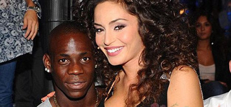 Balotelli đang khó chịu vì Fico Balotelli đang khó chịu vì Fico