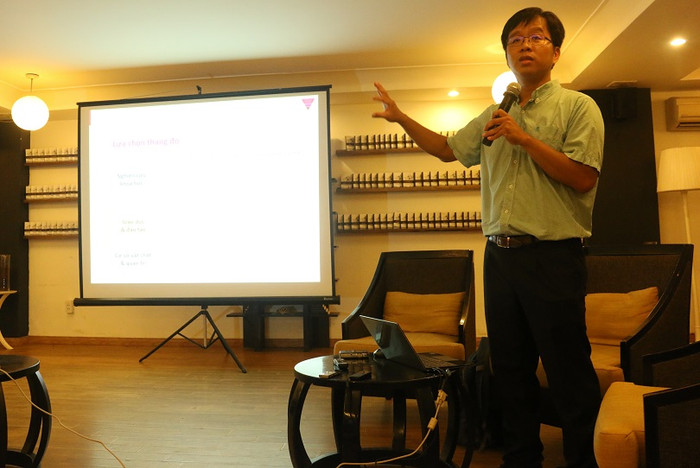 Tiến sĩ Lưu Quang Hưng - thành viên của nhóm cho rằng, nhu cầu và sự thôi thúc cần xếp hạng trường đại học là cần thiết, nhưng họ chờ đợi đã lâu chưa có một tổ chức nào làm việc này mà chỉ có phân tầng chung chung. (Ảnh: Thùy Linh) Tiến sĩ Lưu Quang Hưng - thành viên của nhóm cho rằng, nhu cầu và sự thôi thúc cần xếp hạng trường đại học là cần thiết, nhưng họ chờ đợi đã lâu chưa có một tổ chức nào làm việc này mà chỉ có phân tầng chung chung. (Ảnh: Thùy Linh)