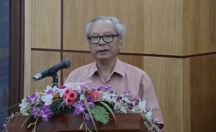 Tiến sĩ Lê Viết Khuyến cho rằng, việc chưa minh bạch giữa các cơ chế vì lợi nhuận và không lợi nhuận trong khu vực giáo dục đại học ngoài công lập là một hạn chế của Luật Giáo dục đại học. (Ảnh: Thùy Linh)