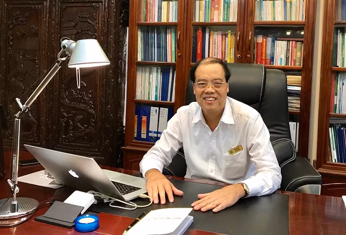 Giáo sư Trần Văn Chứ cho hay, trong xu thế hội nhập, toàn cầu hóa, tự chủ, việc xếp hạng các trường đại học là nhu cầu tất yếu. (Ảnh: Thầy Chứ cung cấp) Giáo sư Trần Văn Chứ cho hay, trong xu thế hội nhập, toàn cầu hóa, tự chủ, việc xếp hạng các trường đại học là nhu cầu tất yếu. (Ảnh: Thầy Chứ cung cấp)