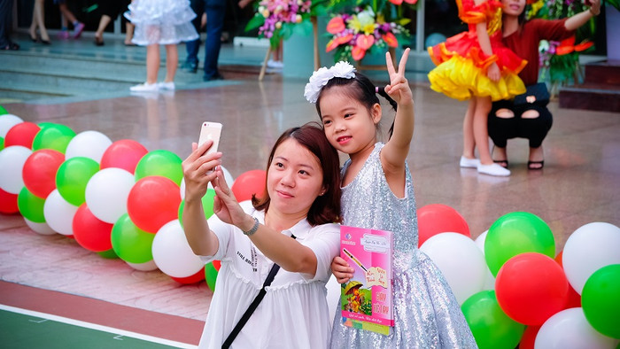 Không ai muốn bỏ lỡ giây phút nào với các con trong dịp đặc biệt này. Sự có mặt của phụ huynh cũng sẽ là động lực để các con có thể biểu diễn tốt trước toàn thể giáo viên, học sinh. Không ai muốn bỏ lỡ giây phút nào với các con trong dịp đặc biệt này. Sự có mặt của phụ huynh cũng sẽ là động lực để các con có thể biểu diễn tốt trước toàn thể giáo viên, học sinh.