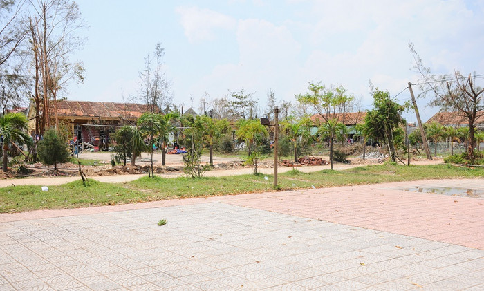 Khu nội trú của giáo viên trường này cũng bị bão tàn phá