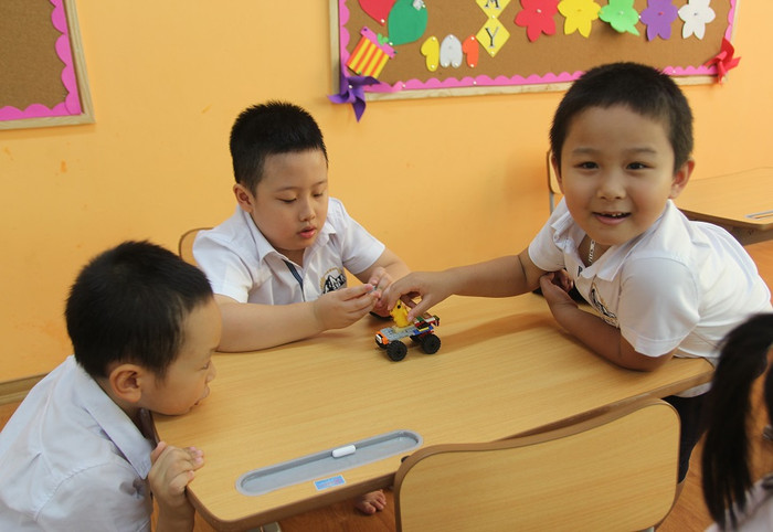 Năm học 2017-2018, Nhà trường chào đón 300 học sinh đầu tiên tới học tập và vui chơi dưới mái trường Everest Năm học 2017-2018, Nhà trường chào đón 300 học sinh đầu tiên tới học tập và vui chơi dưới mái trường Everest