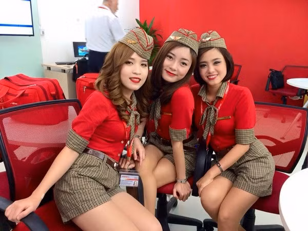 Xinh đẹp với nụ cười luôn nở trên môi, nữ tiếp viên hàng không Vietjet "đốn tim" nhiều hành khách.