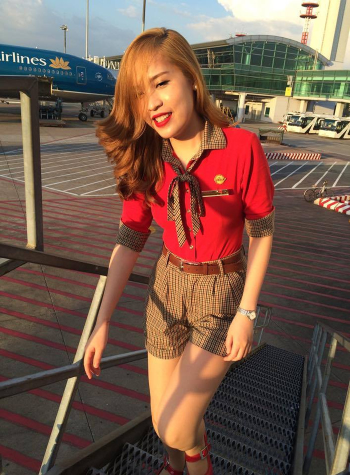 Theo Hoàng Vi, có quyết tâm và đam mê với nghề tiếp viên các bạn trẻ đều có cơ hội trở thành tiếp viên hàng không. Theo Hoàng Vi, có quyết tâm và đam mê với nghề tiếp viên các bạn trẻ đều có cơ hội trở thành tiếp viên hàng không.