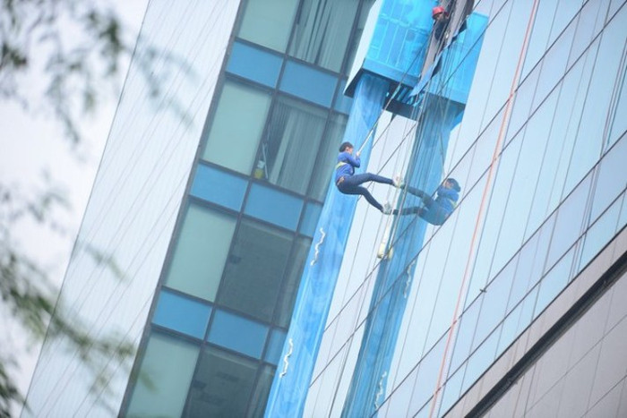 Cận cảnh cứu hộ bằng ròng rọc tự động Cận cảnh cứu hộ bằng ròng rọc tự động