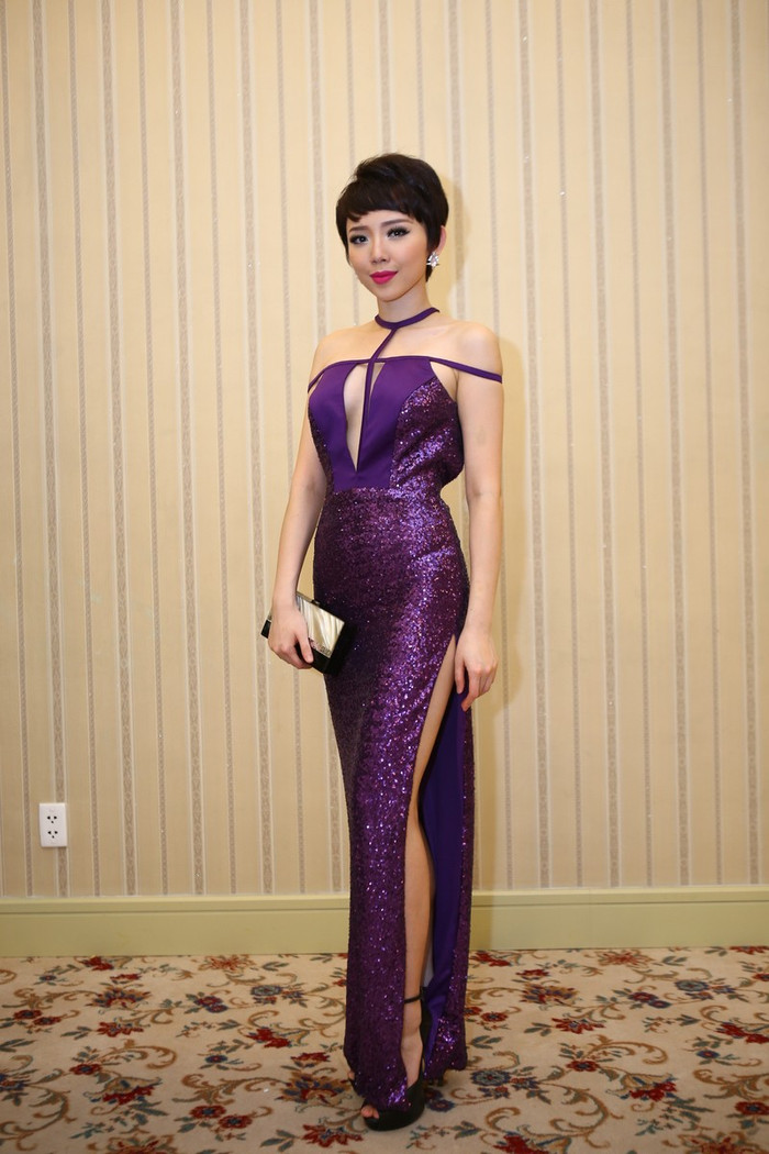 Tóc Tiên trông thật sang trọng nhưng không kém phần quyến rũ. Tóc Tiên trông thật sang trọng nhưng không kém phần quyến rũ.