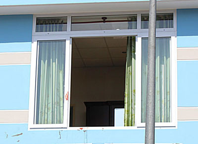 Những vệt máu của tên "đạo chích" vương lại khi tẩu thoát