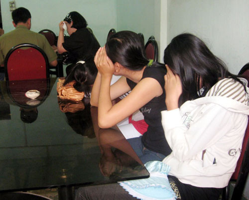 Phá đường dây chân dài bán dâm giá VIP ảnh 1 Phá đường dây chân dài bán dâm giá VIP, An ninh - Hình sự, gai ban hoa, gai ban dam, te nan xa hoi, te nan, gai goi, bao