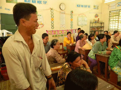 Hầu hết phụ huynh có con em bị bạn đánh rất bức xúc khi kể lại và khóc