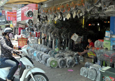 Hà Nội nắng nóng đến cuối tuần. (Ảnh: Q.Phong) Hà Nội nắng nóng đến cuối tuần. (Ảnh: Q.Phong)
