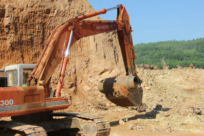 Sử dụng xe cạp đào bới và đưa bình lên trở lại để kiểm tra Sử dụng xe cạp đào bới và đưa bình lên trở lại để kiểm tra