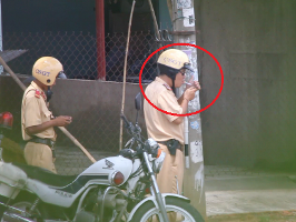 CSGT TP.HCM 'dam dui' khi xu ly vi pham