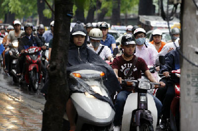 Hà Nội thành "sông" trong cơn mưa lớn nhất đầu hè ảnh 11