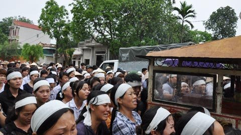 Noi dau sau ngay nu sinh lop 9 dam chet ban