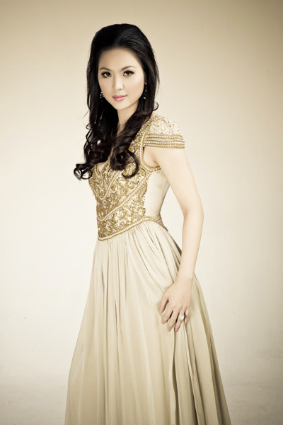 Cô lại tìm được hạnh phúc mới để "chạy trốn" cuộc sống cũ, cơn ác mộng khủng khiếp về người chồng với biệt danh "tay chơi có tiếng Hà Thành". Cô lại tìm được hạnh phúc mới để "chạy trốn" cuộc sống cũ, cơn ác mộng khủng khiếp về người chồng với biệt danh "tay chơi có tiếng Hà Thành".