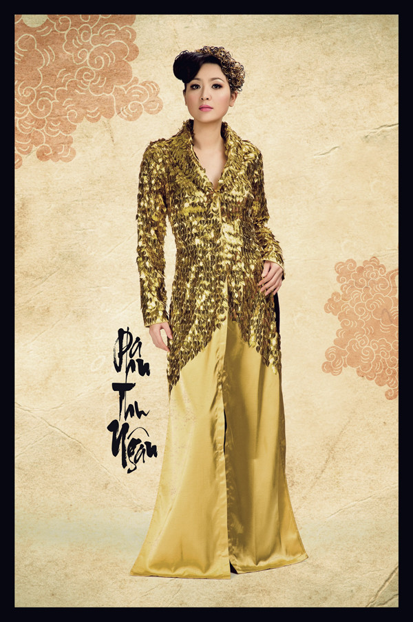 Mấy năm qua, Phan Thu Ngân gần như ở ẩn. Nhưng mới đây cô đã nhận lời chụp một bộ thời trang mới nhất do Văn Thành Công thiết kế, không những thế họ đang cùng nhau xây dựng một thương hiệu thời trang mới. Mấy năm qua, Phan Thu Ngân gần như ở ẩn. Nhưng mới đây cô đã nhận lời chụp một bộ thời trang mới nhất do Văn Thành Công thiết kế, không những thế họ đang cùng nhau xây dựng một thương hiệu thời trang mới.