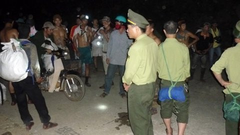 Cuop go sua o rung Phong Nha, khoi to 5 doi tuong