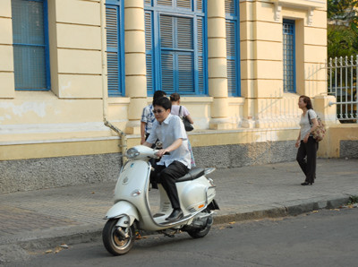 Hải là khách VIP của tất cả các tụ điểm ăn chơi có tiếng nhất tại Hà Nội. Nhân viên của một tụ điểm đã từng phục vụ Mai Thanh Hải và nhóm bạn cho biết, tiền rượu của nhóm khách này chưa bao giờ dưới chục triệu. Hải là khách VIP của tất cả các tụ điểm ăn chơi có tiếng nhất tại Hà Nội. Nhân viên của một tụ điểm đã từng phục vụ Mai Thanh Hải và nhóm bạn cho biết, tiền rượu của nhóm khách này chưa bao giờ dưới chục triệu.